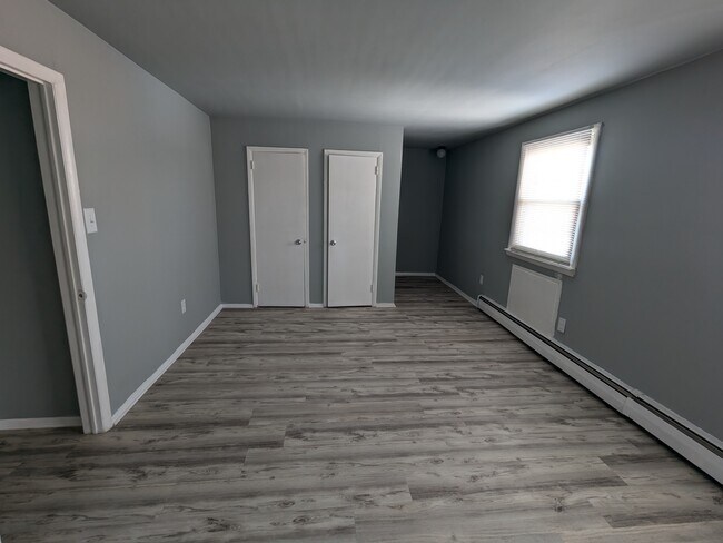 Photo - Applegate Apartments Unit A8