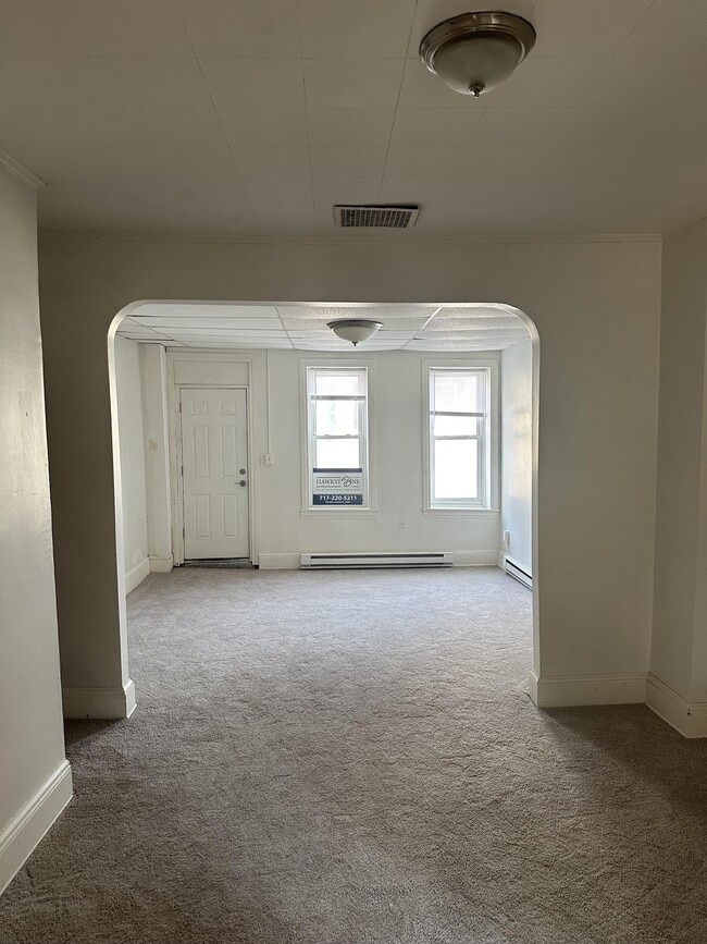 Photo - 368 E Philadelphia St