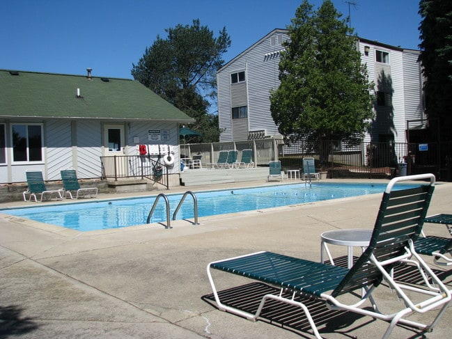 Photo - Pines West Apartments