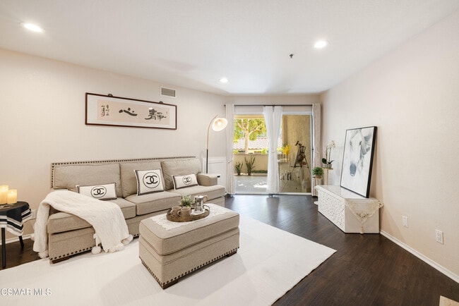 Photo - 5837 Oak Bend Ln