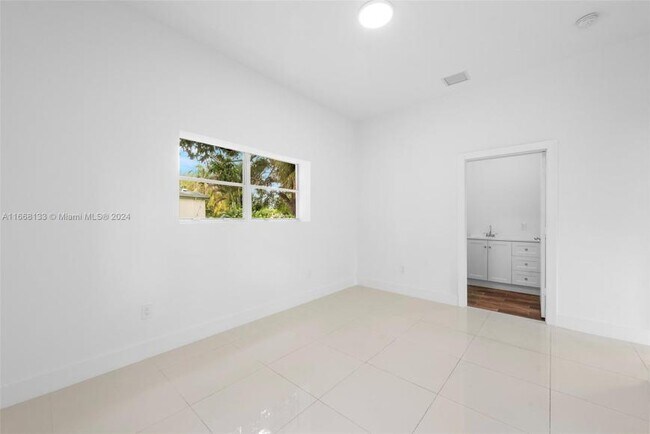 Photo - 4 bedroom in Miami FL 33169