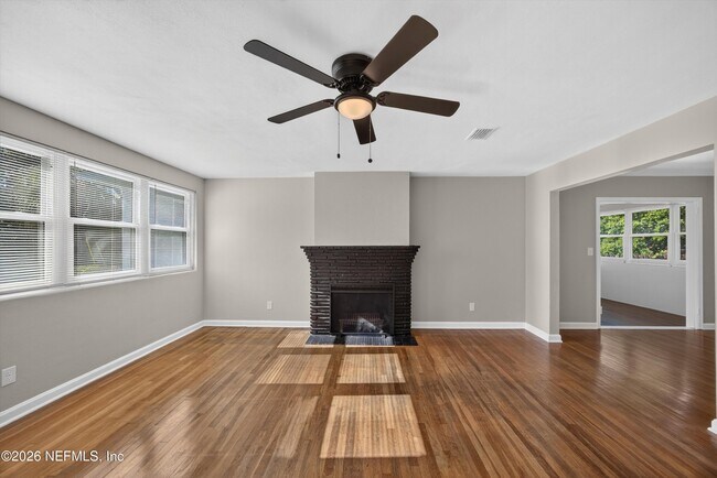 6338 Mercer Cir W