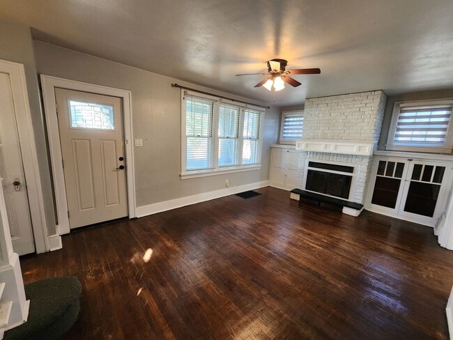 Photo - 3 Bedrooms 1 bath home for RENT!