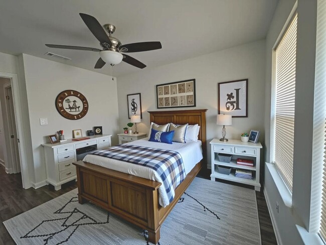 Photo - 800 Sycamore St