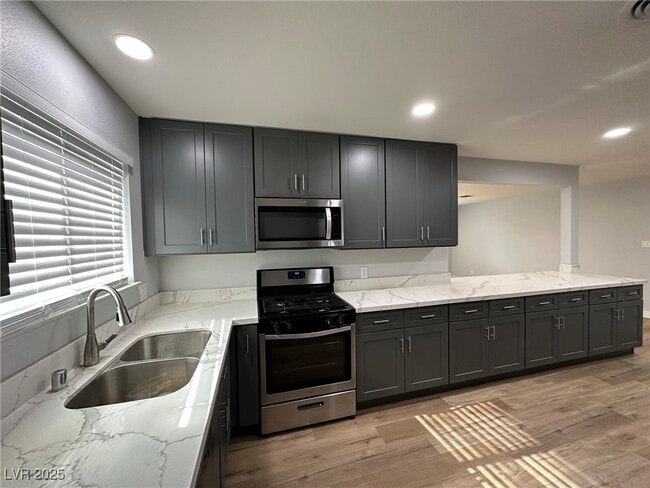 Photo - 5233 Lytton Ave