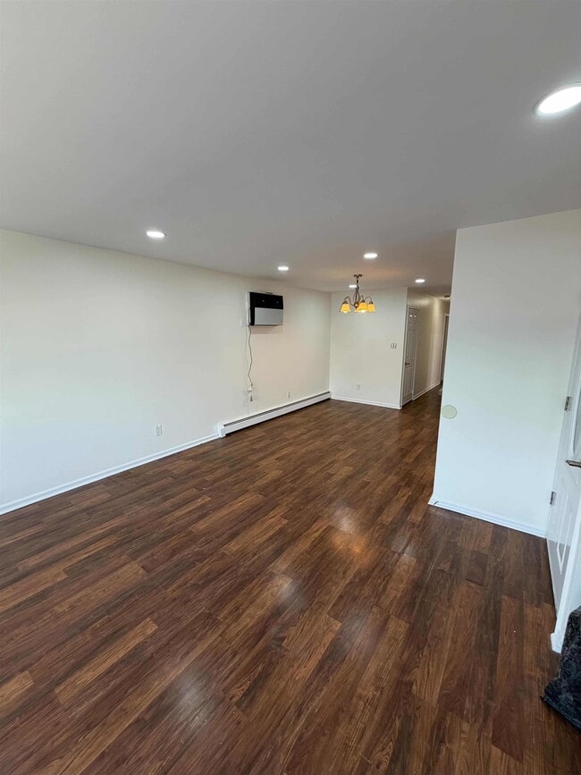 Photo - 293 Avenue C