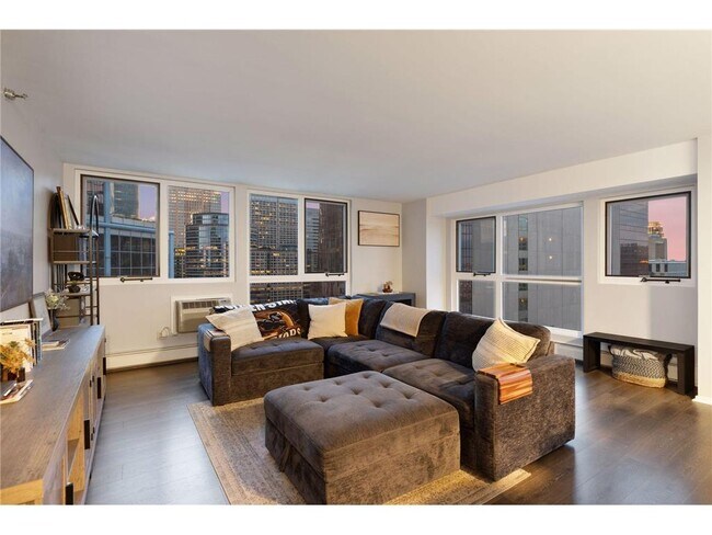 Photo - 433 S 7th St Unit 1701