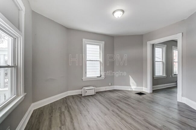 Photo - 1758 Brewster Ave