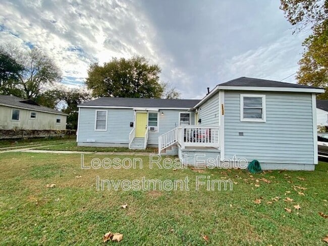 Building Photo - 2632-2634 Foster St