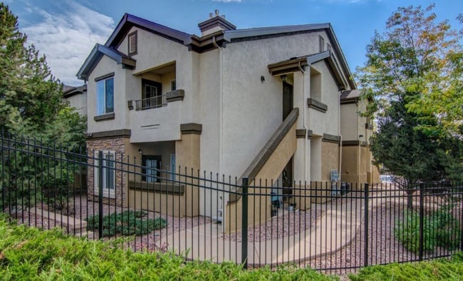 Building Photo - 3896 Riviera Grove