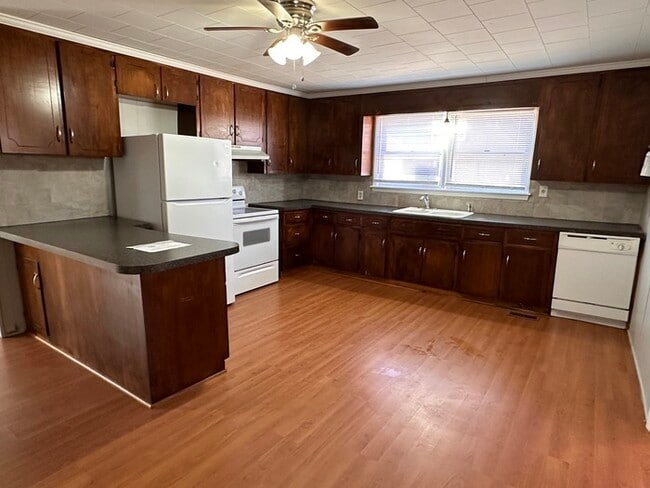 Photo - 402 Parker Ave