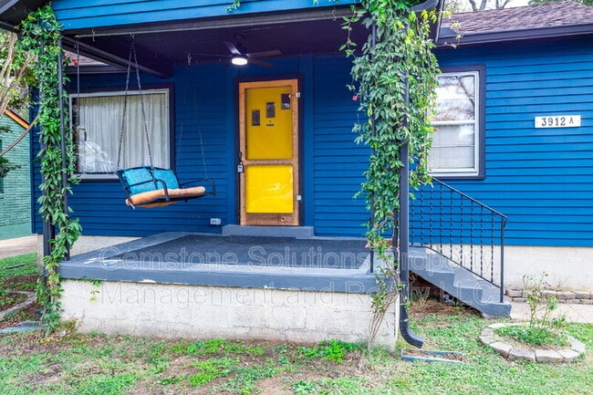 Photo - 3912A Burrus St