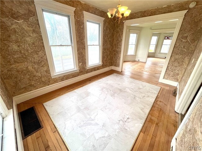 Photo - 173 E Genesee St