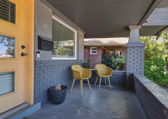 Photo - "Charming 3-Bed House in Salt Lake City with Elegant Granite Finishes!"