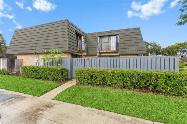 Photo - 2704 27th Way