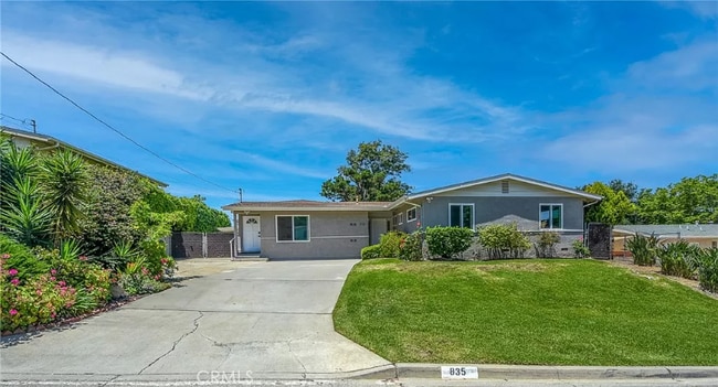 Photo - 835 Magarian Rd