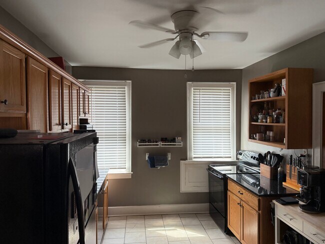 Photo - 2472 Fairview Ave Unit 2