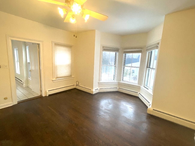 Photo - 141 West St Unit 1