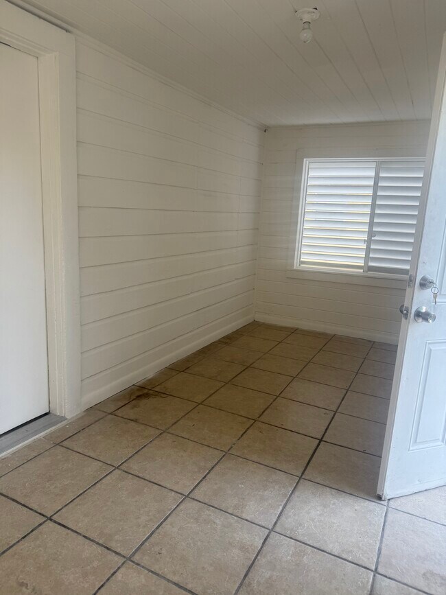 Photo - 1725 NW 59th St Unit #1