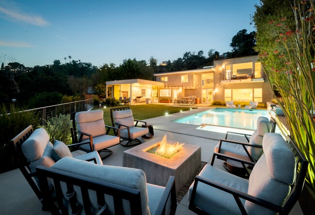 Building Photo - 2344 Banyan Dr