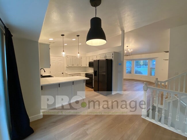 Photo - 1743 Deer Valley Dr