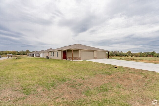 Building Photo - 3-bedroom 2 bath Duplex in Lincoln!! Rental