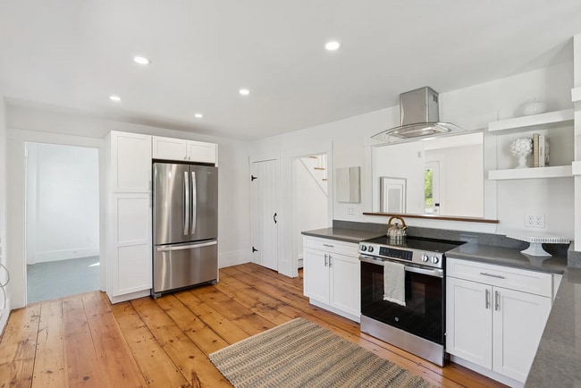 Photo - Modern Comfort Meets Country Charm in Cumb...