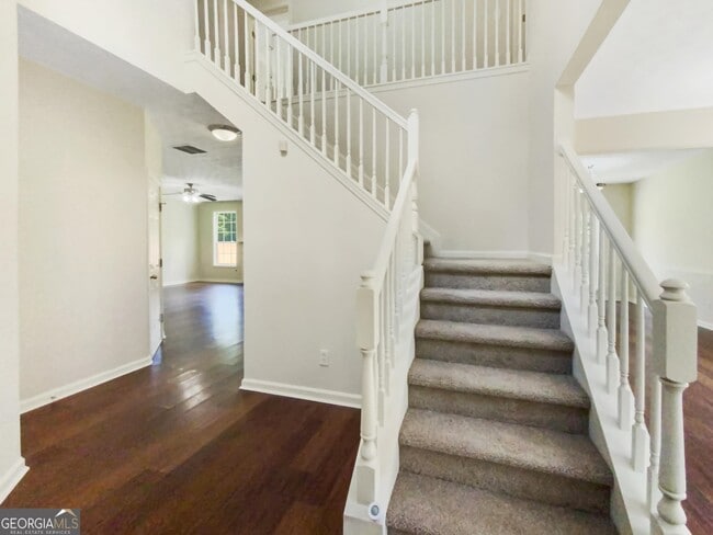 Photo - 260 Winthrop Ln