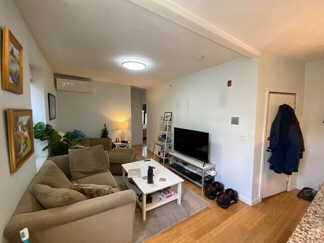 Building Photo - 35 N Margin St Unit 7 Rental
