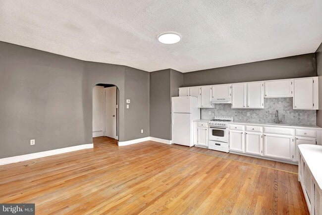 Photo - 44 Dover Ave