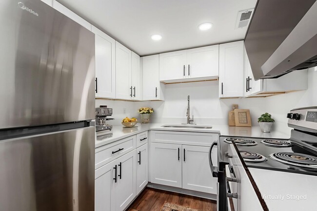 Building Photo - 45 Governor Pl