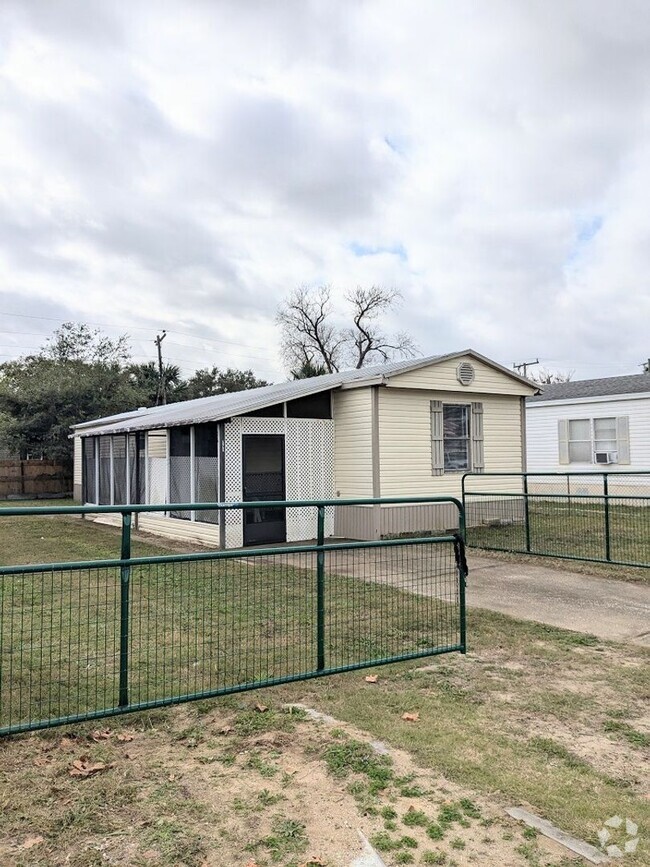 Building Photo - 3 bedroom manufactured  home in Port Orange