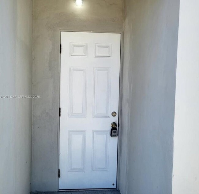 Photo - 3700 NE 13th Terrace Unidad 1