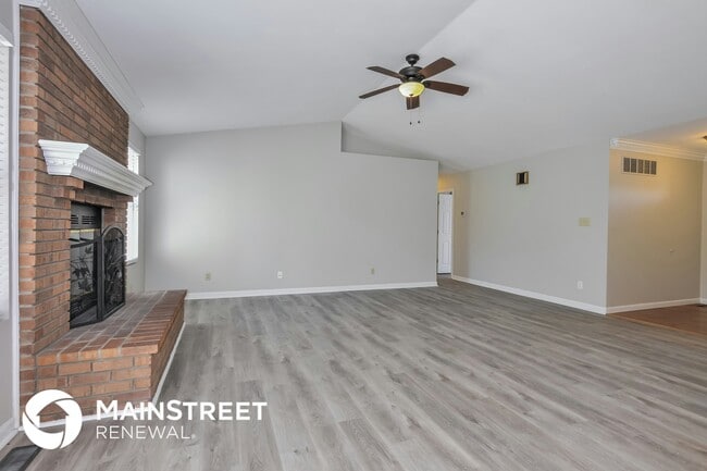 Photo - 210 Wenona Dr