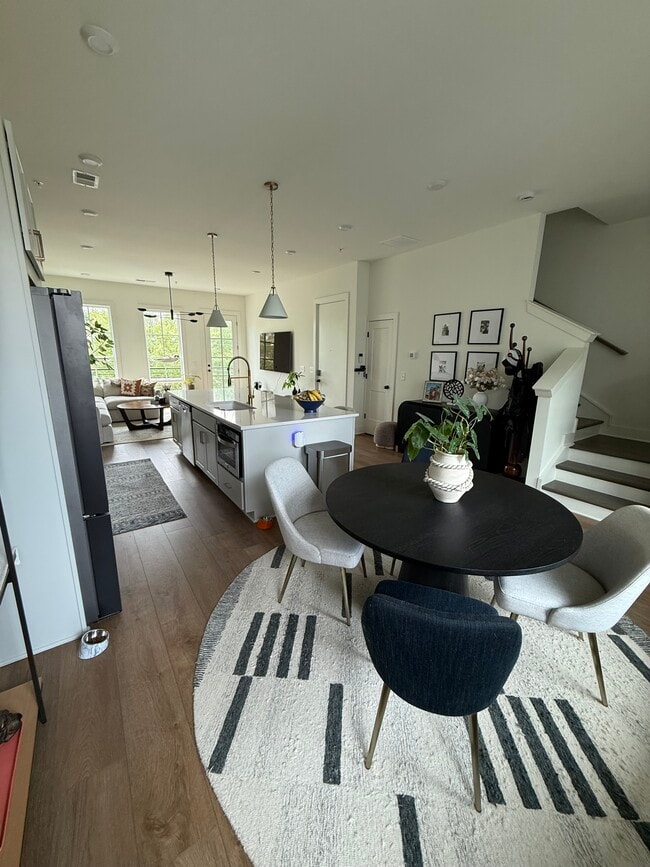 Photo - 1276 Longreen Ter NW Unit Longreen