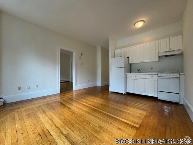 Building Photo - 17 Fairbanks St Rental