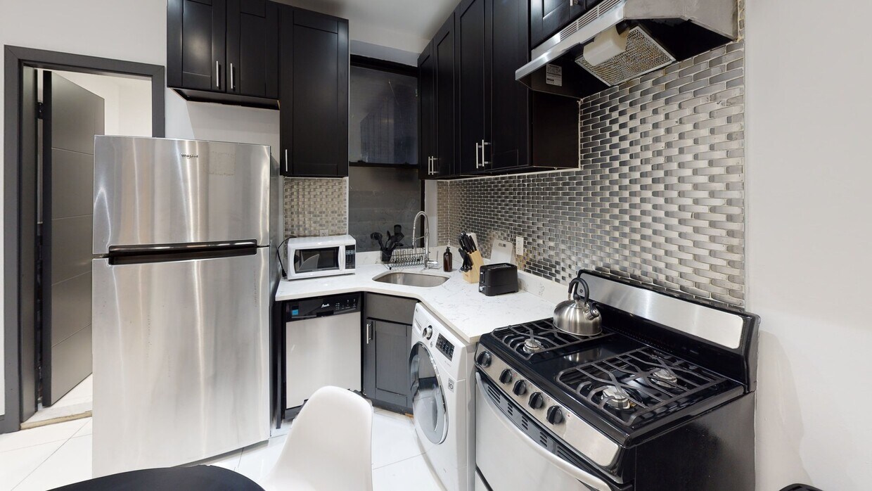 Photo - Private bedroom in 3 bed/1 bath Home