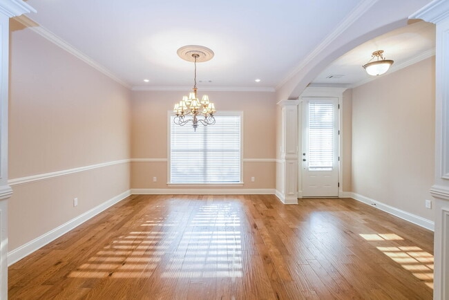 Photo - 65 Ridgefield Dr