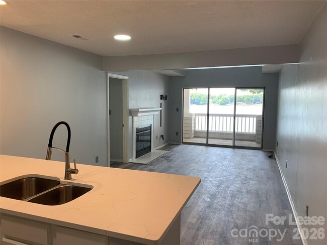 Photo - 912 Southwest Dr