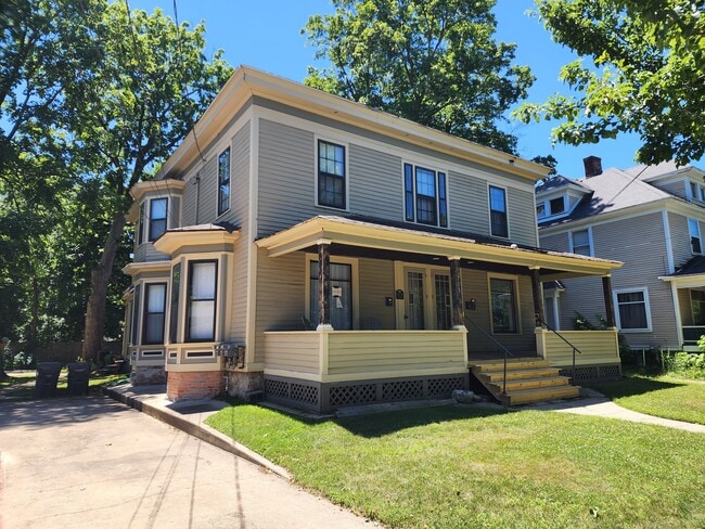 Photo - 715 W Lovell St