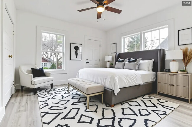 Building Photo - 2406 Maryland Ave Unit Left