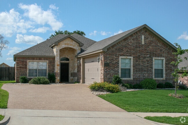 Building Photo - 3009 Stallion Dr Rental
