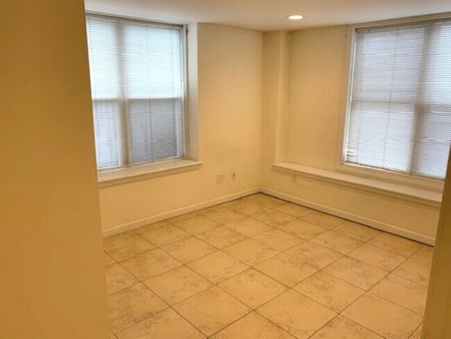 361 Pearl St Unit 2