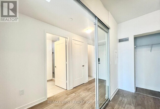 Photo - 135 Lower Sherbourne St Unit 765 W