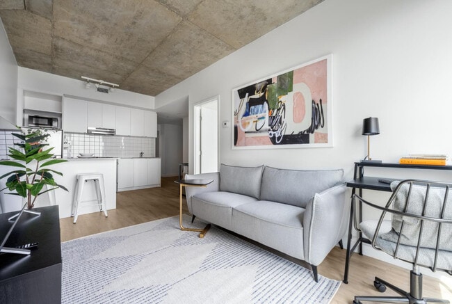 Building Photo - 1555 Boul. René-Lévesque O