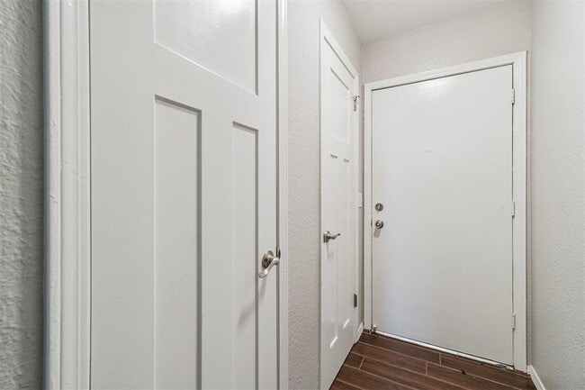 Photo - 1408 SE 8th St