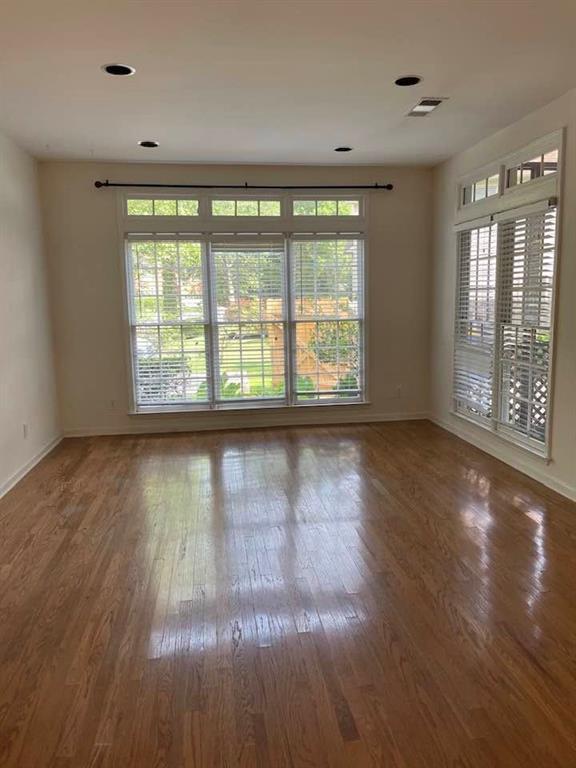 Photo - 2036 Londonberry Ct NE