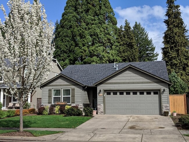 Building Photo - Spacious Three Bedroom Home in North Albany- Available Soon!