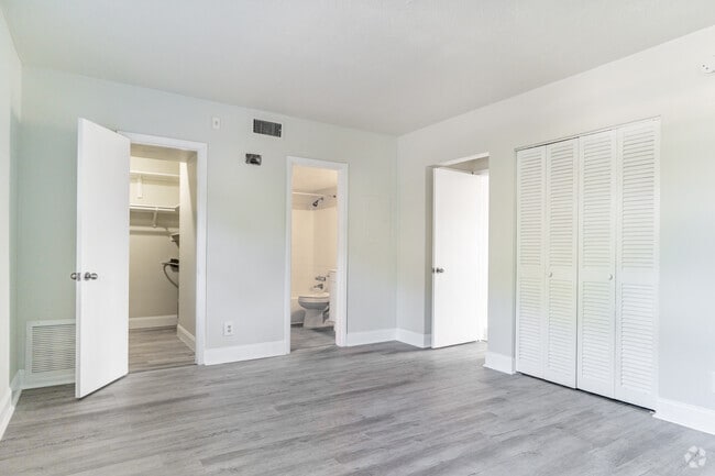 1BR, 1BA - 624SF - Bedroom - Fountain Court Apartments