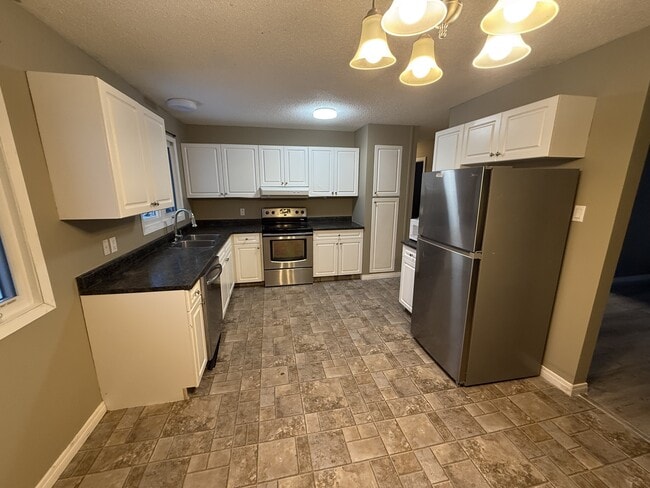 Photo - 607-613 13 St